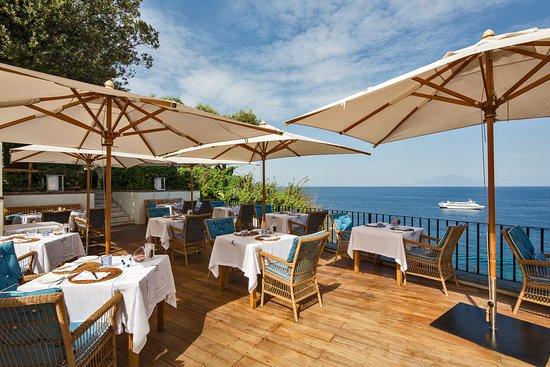 J.K. Lounge Capri