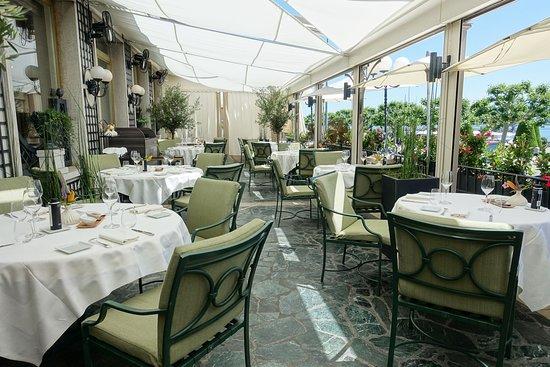 La Terrasse by Dominique Gauthier