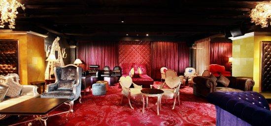 Dada Bar + Lounge