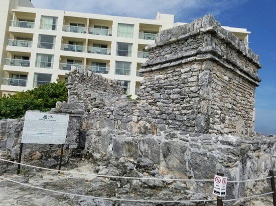 Zone archéologique de Yamil Lu'um