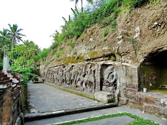 Yeh Pulu Temple